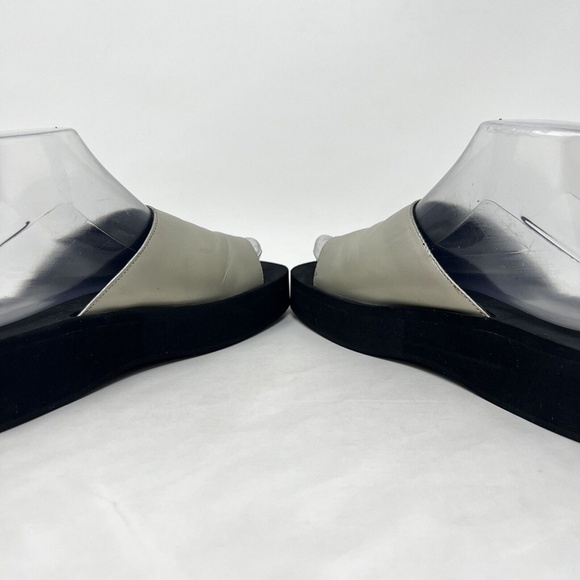 Andre Assous Featherweights Silver Ivory Leather Platform Heel Sandal Sz 7.5 - Picture 6 of 11